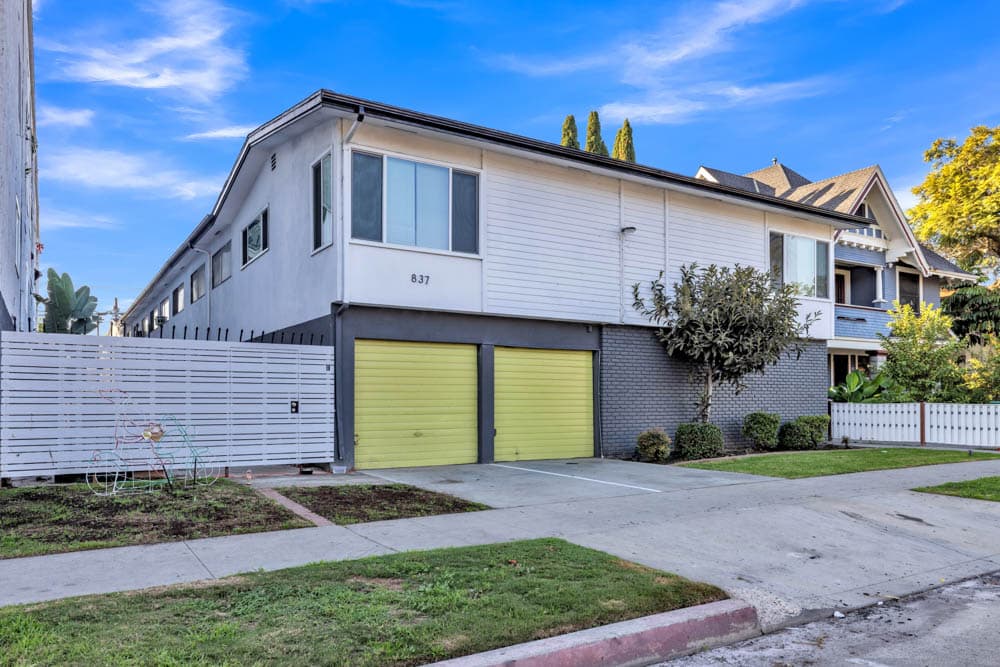 837 Linden Ave Apartments