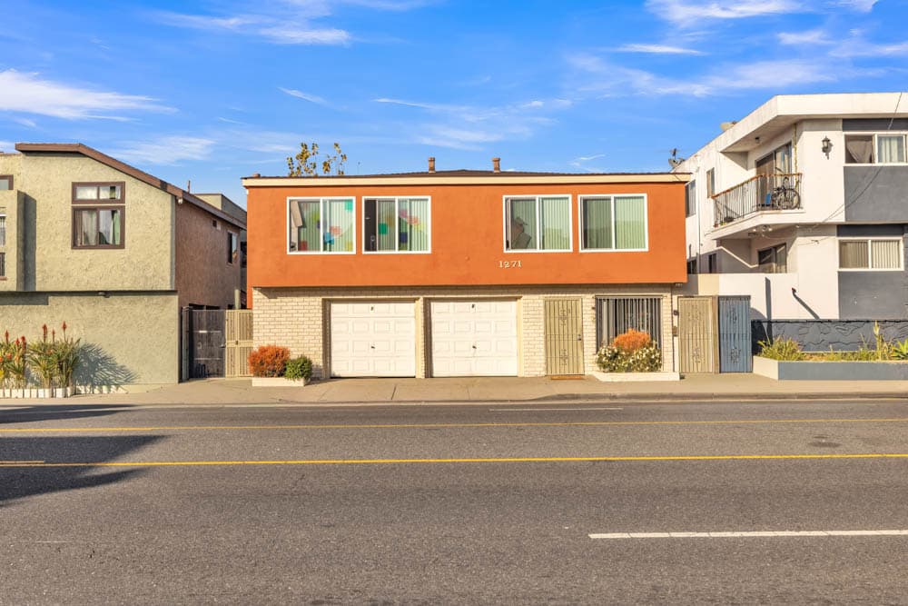 1271 E 7th Street Apartments